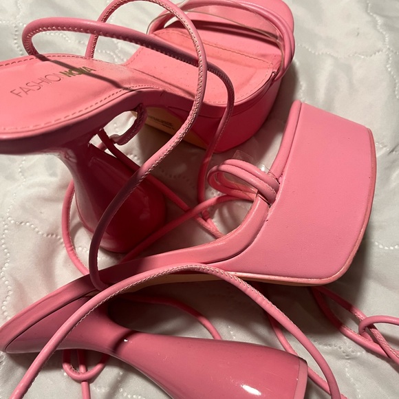 Pink platform sandals - Picture 2 of 3